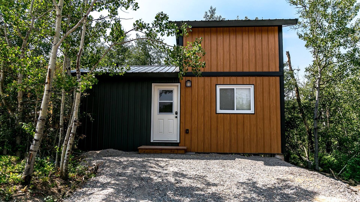 Mountain View House | Payne Lake Wilderness Huts - Grizzly Basin