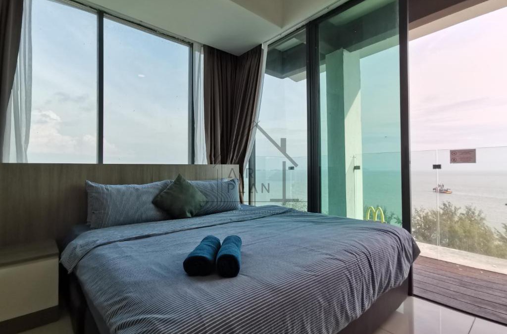 Kampung Bahasa Kapor Apartment | PD D'Wharf Duplex 3BR - Full Seaview (Up To 12 Pax)