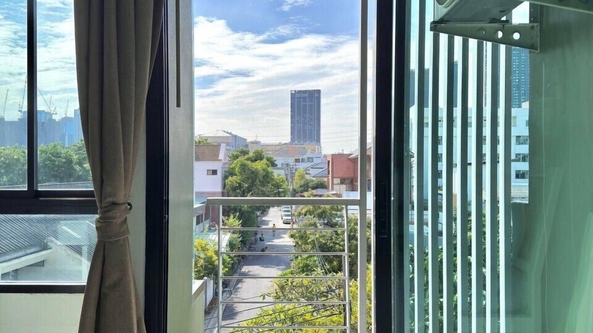 Chom Phon Apartment | Peaberry Place