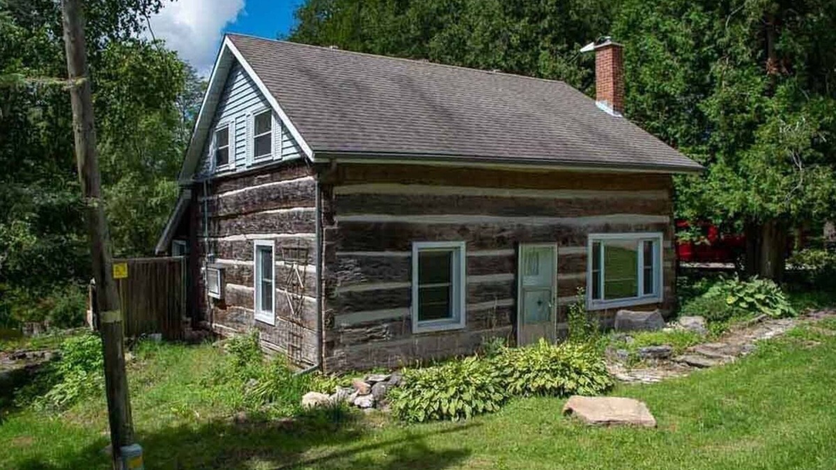 Chesley Cottage | Peabody Log Cabin - Three Bedroom Cottage, Sleeps 8
