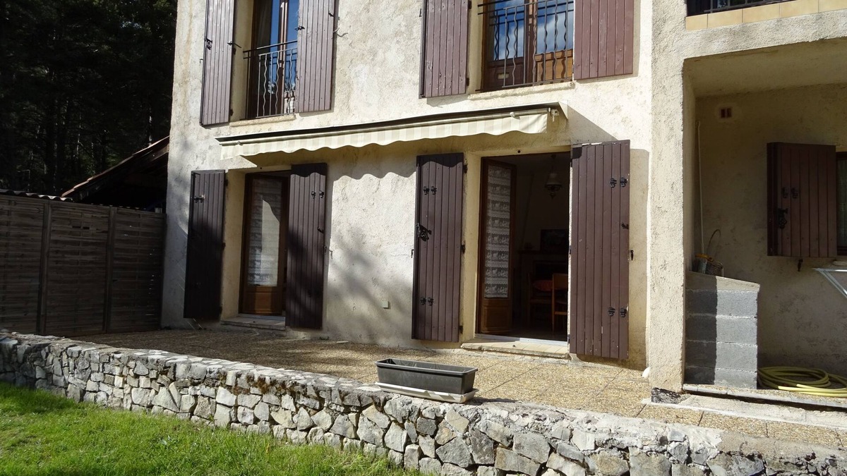 Caille Apartment | Peace and greenery in the heart of the forest