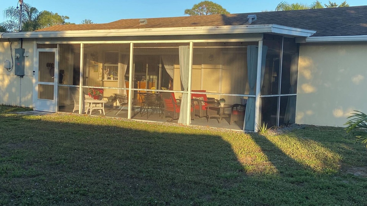 Sebastian Highlands House | Peace and Privacy at Rest-awhile in Sebastian! 10 minutes to beaches!
