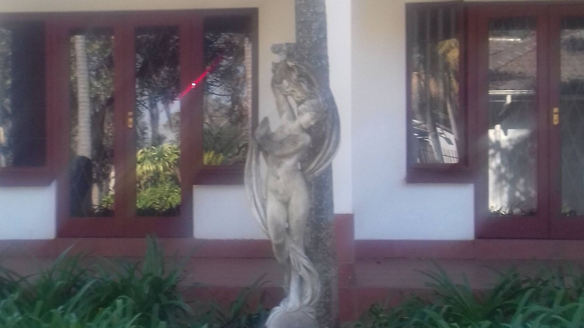 Pietermaritzburg Apartment | Peace full and pRica tell located with a lovely Garden fully furnished Apartment