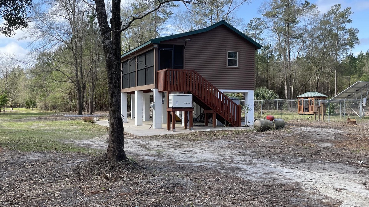 Crawfordville Cabin | Peace on the river. Wakulla springs nearby. Wakulla River adjoins property’.