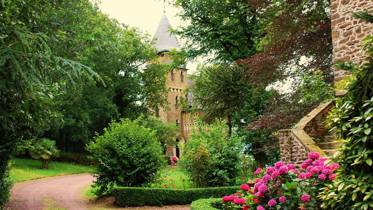 Comblessac Other | PEACE, PRIVACY AND HISTORY—ALL WRAPPED UP IN A MAGICAL SETTING