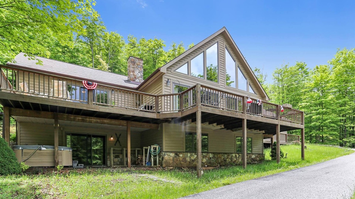 Old Timberline House | Peace, Quiet and Plenty of Space. Check Out Eagles View!