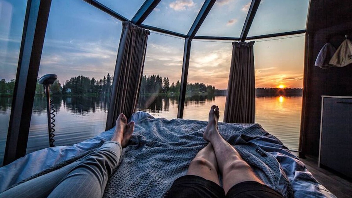 Jokkmokk Municipality House | Peace & Quiet Hotel Floating Glass Room for 2 guests experience northern lights