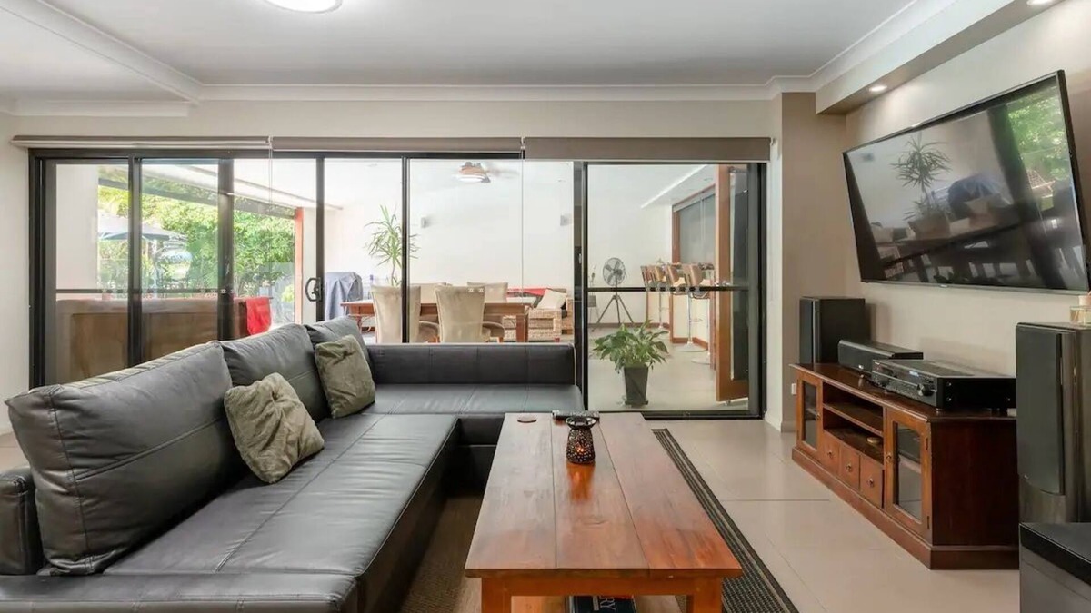 Shailer Park Apartment | Peace & quiet on the Kimberly Plateau.