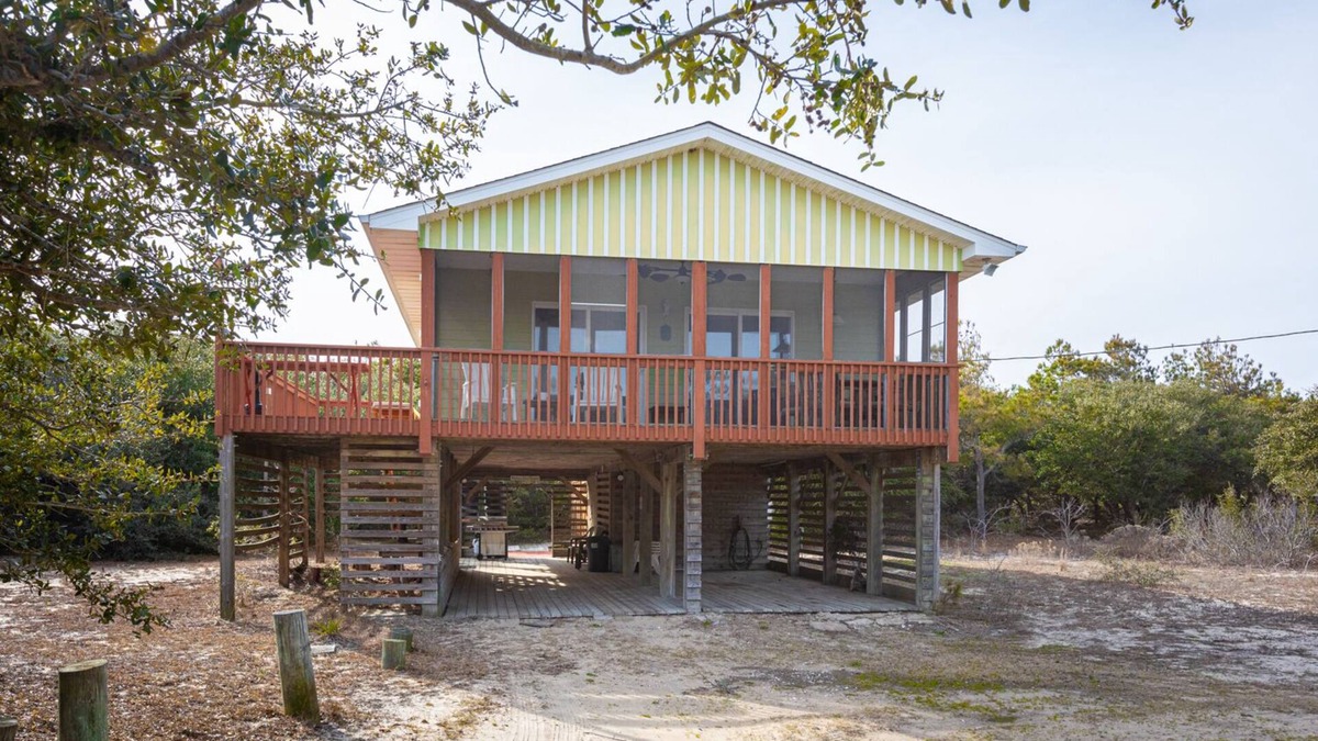 Carova Beach House | Peace & Tranquility AT ITS Best! Beautiful Ocean Sounds & Wild Horses!