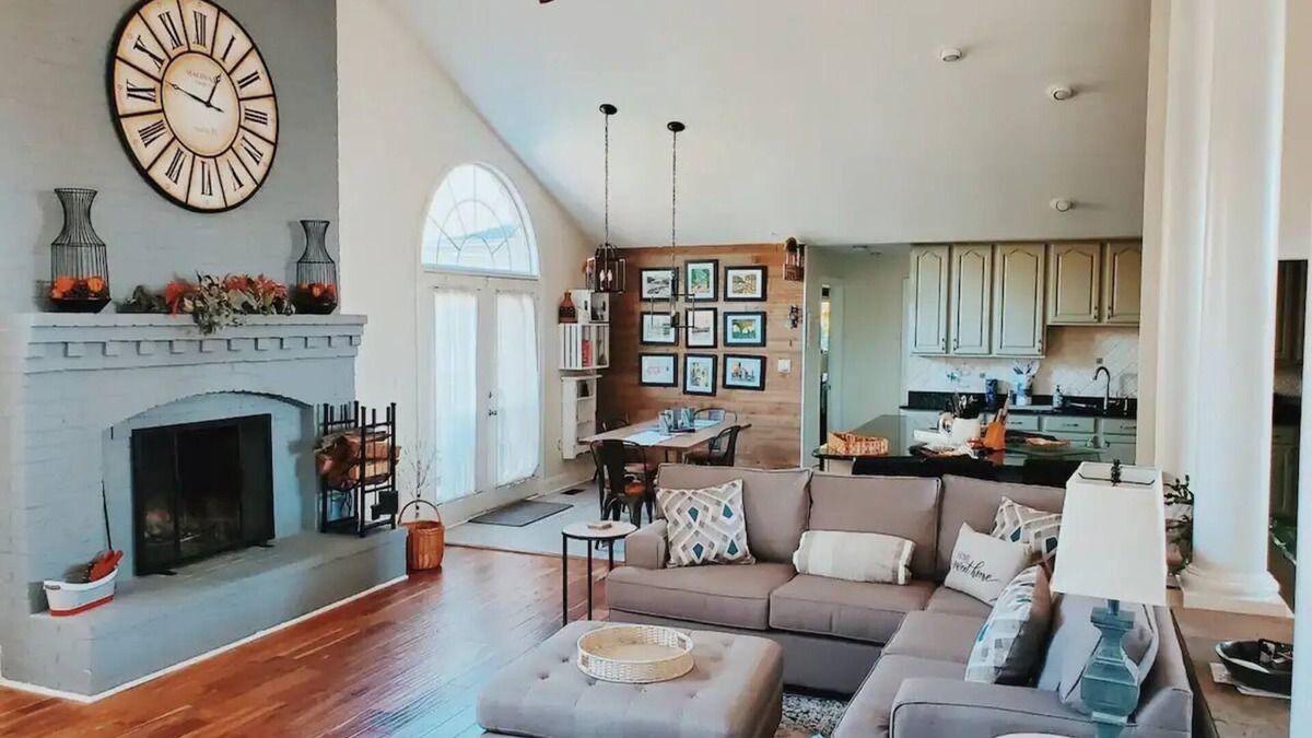 Haywood House | Peacefield - Blue Ridge views near Culpeper