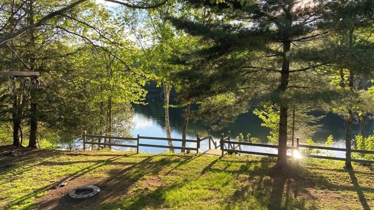 Saint-Emile-de-Suffolk Cottage | Peaceful family and pet-friendly 3-bedroom cottage, 30-minutes from Tremblant