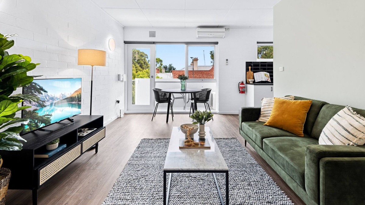 Parkville Apartment | Peaceful 1-Bed Apartment Near the City Centre