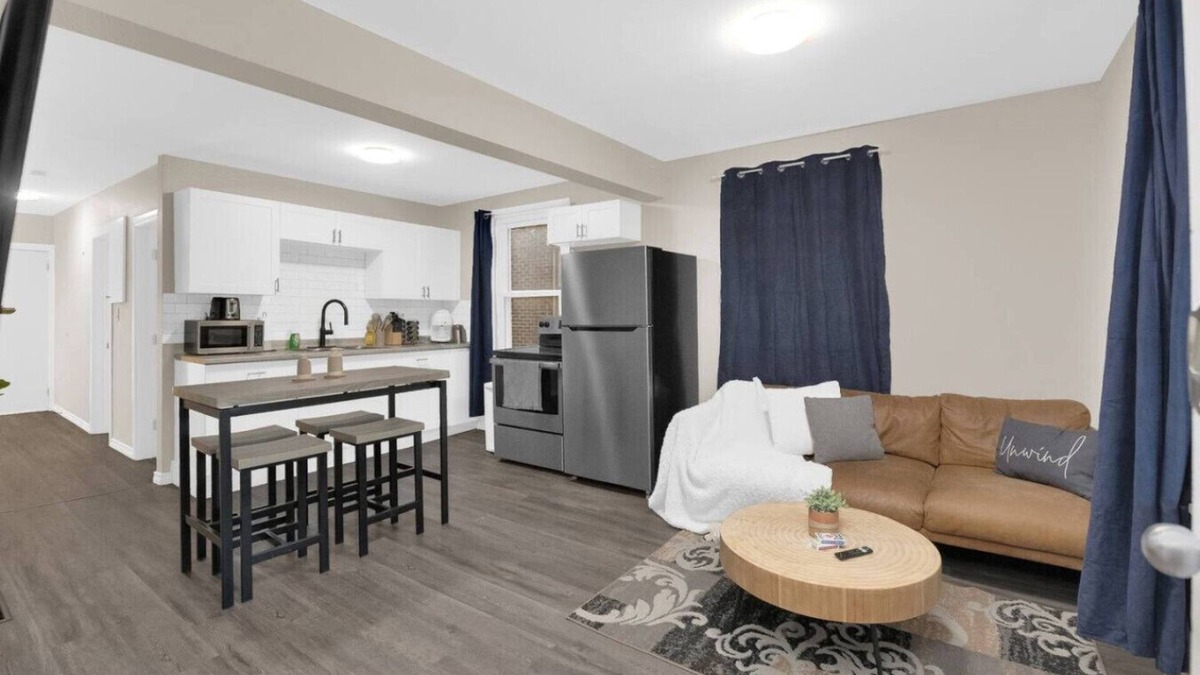 Bridgeview Apartment | Peaceful 2 Bed by Riverside