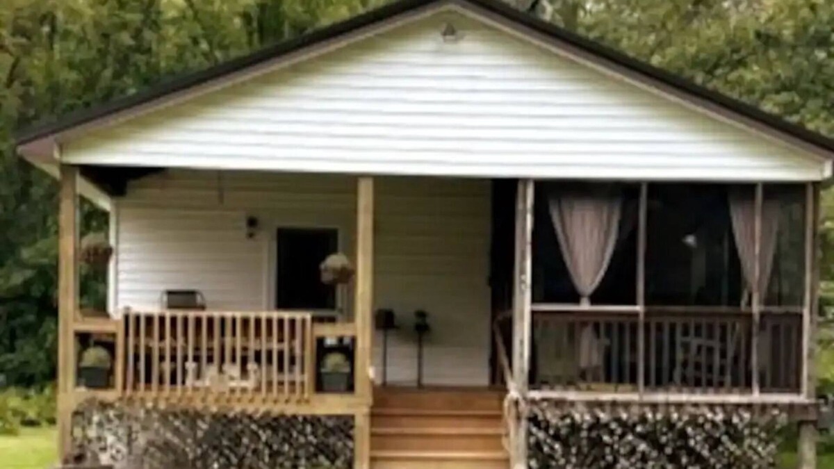 Jordan Cabin | Peaceful 2 Bedroom Cabin- Foery Path
