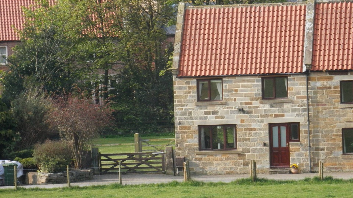 Briggswath Cottage | Peaceful 2 bedroom cottage in rural location 3 miles from Whitby