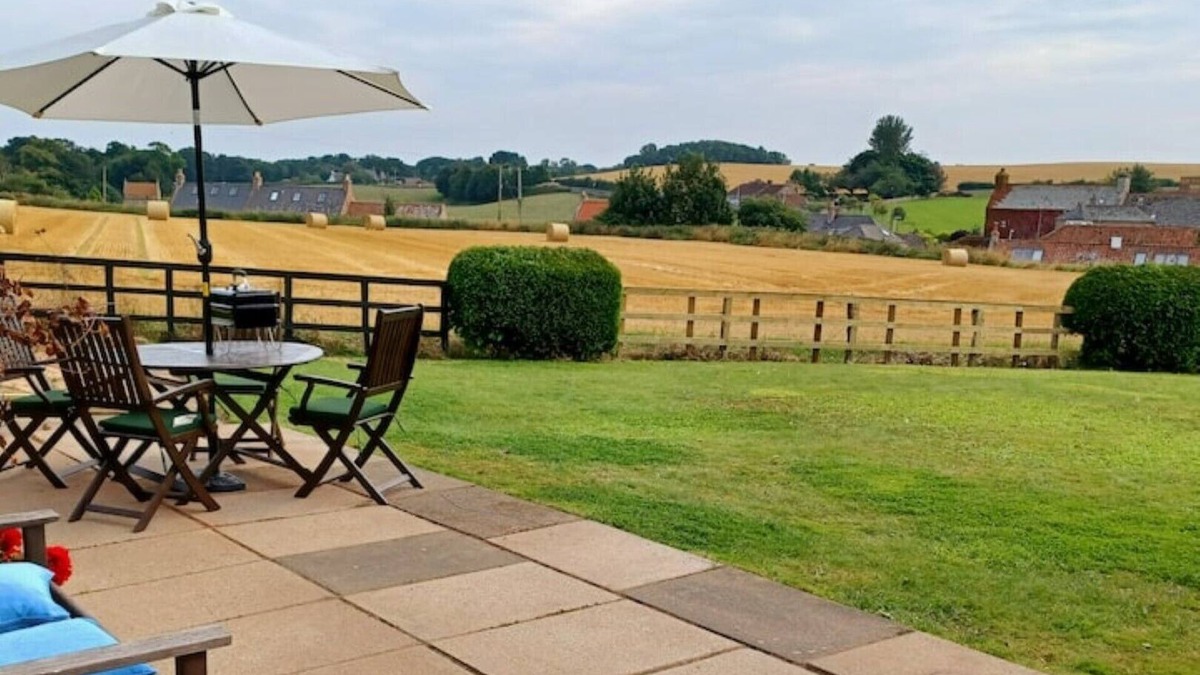 Boarhills Cottage | Peaceful 2-Bedroom Cottage 4 miles along the coast from St. Andrews.