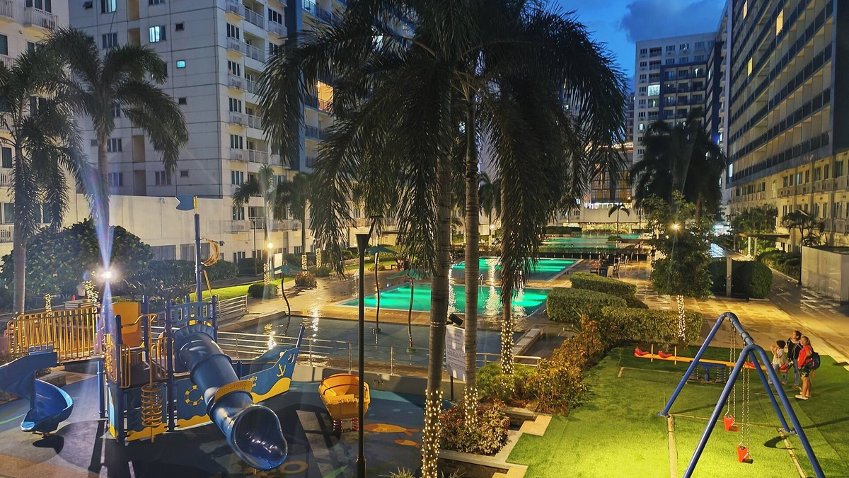Tambo Condo | Peaceful 2-bedroom higher floor at Sea Residences