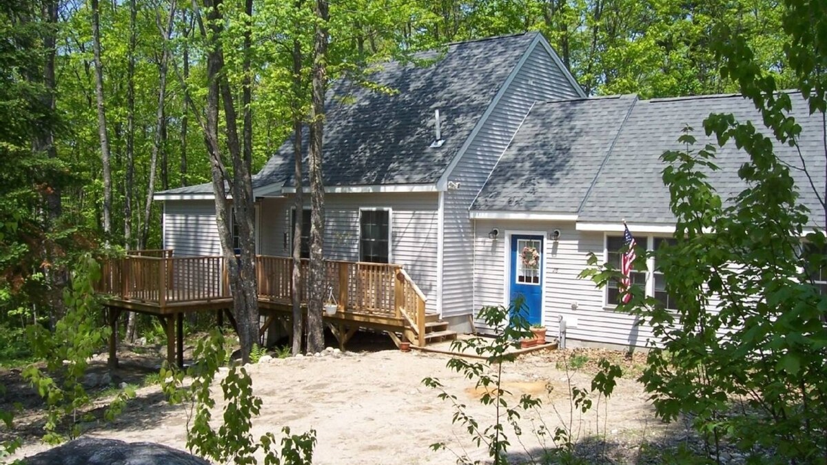 Brownfield House | Peaceful 2+ BR home near Saco River, NH & ME resorts, mins to Fryeburg/Bridgton