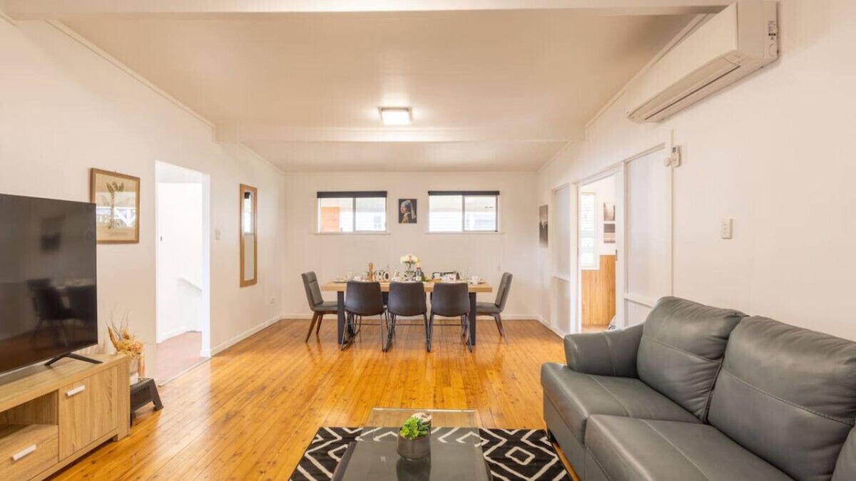 Wavell Heights House | Peaceful 3Beds Affordable Home near BNE Airport