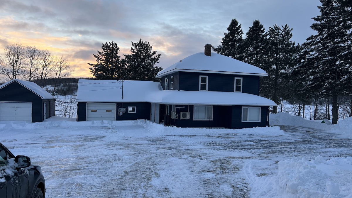 Saint David House | Peaceful 5 Bedroom Lake House