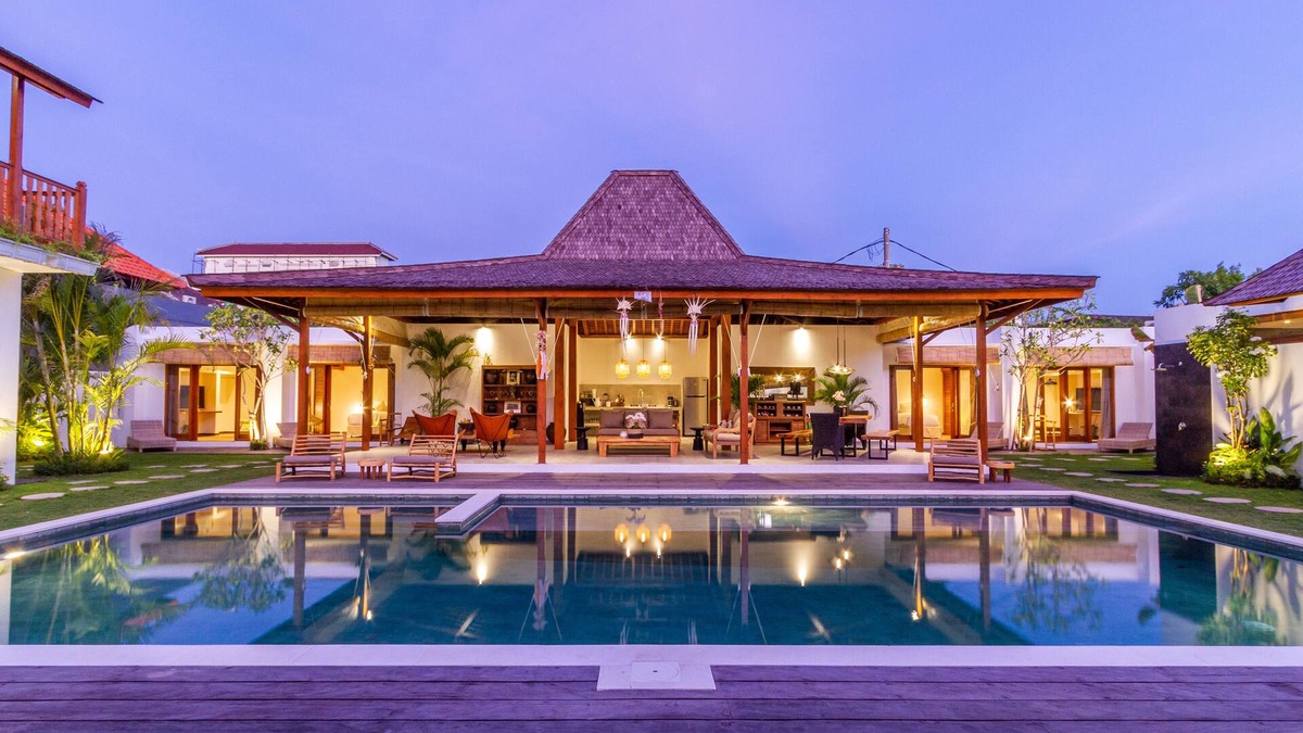 Batubelig Villa | Peaceful 5 BR Pool Villa in the ❤ of Seminyak