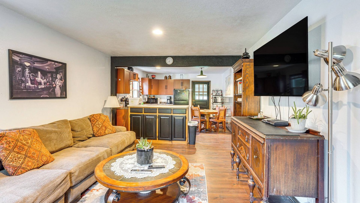 Sioux Falls House | Peaceful Acreage: Sioux Falls Home w/Grill!