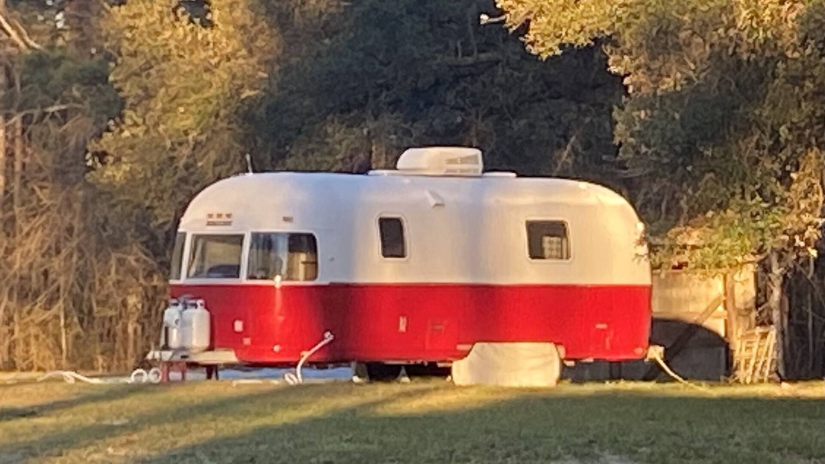 Fairhope House | Peaceful Airstream Fast WiFi Low Pet Fee FirePit Star Gazing Convenient
