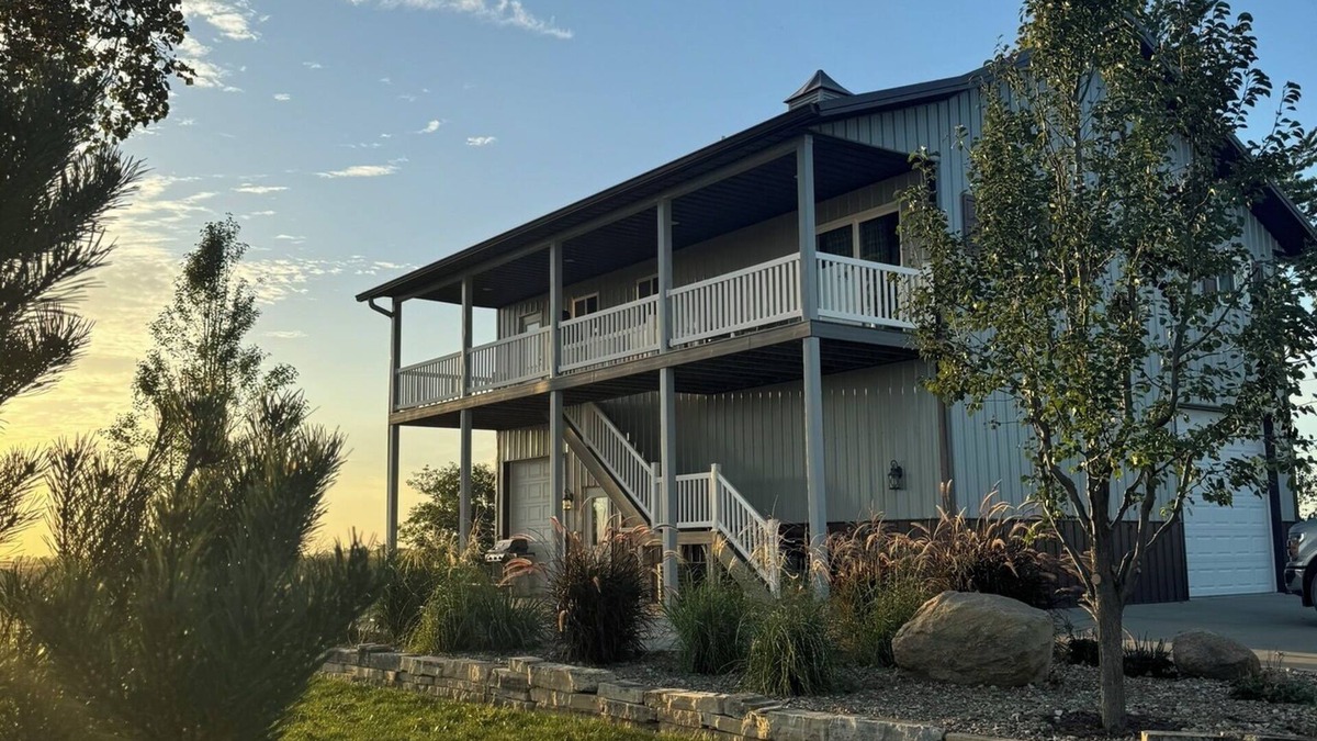 Williamsburg House | Peaceful and Cozy Country Retreat w/views