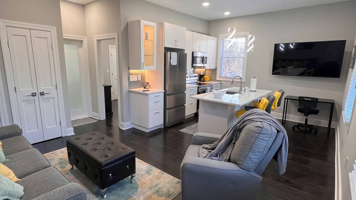 Livingston Apartment | Peaceful and modern retreat