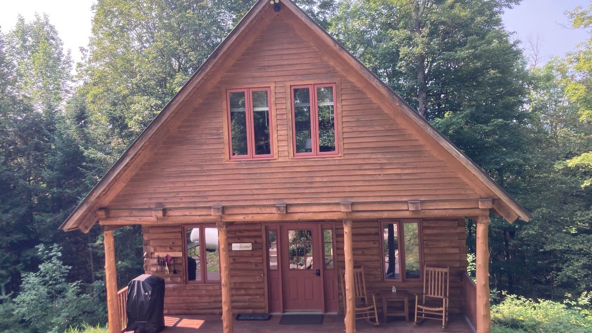 Waterford Cabin | Peaceful and Private Cabin near charming Saint Johnsbury Vermont