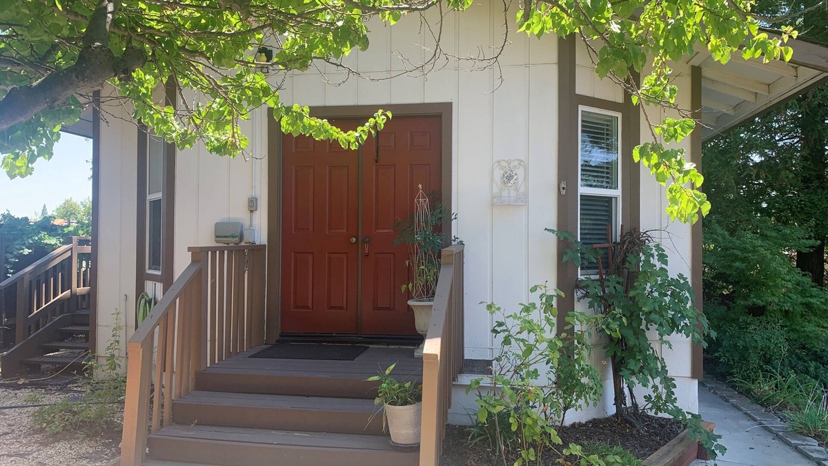 Cirby Side Cottage | Peaceful and Private Cottage just 14 minutes from Thunder Valley Casino