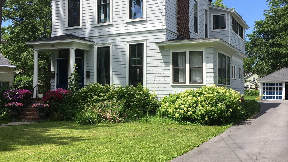 Watertown House | Peaceful Apartment In A Historic Home