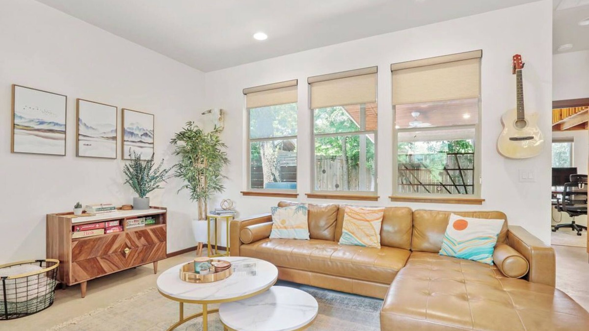 Central East Austin House | Peaceful Austin Oasis w/King Bed & private yard l Centrally Located