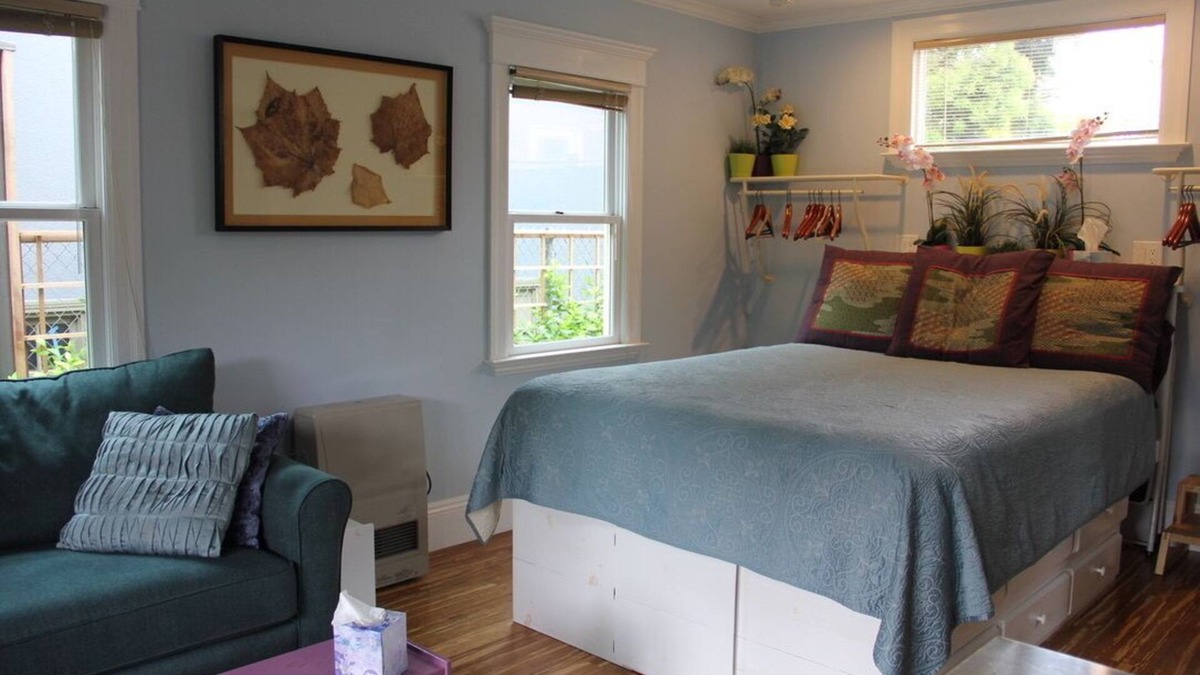 Upper Telegraph Cottage | Peaceful backyard studio cottage. 5 min. to Ashby BART; free off street parking