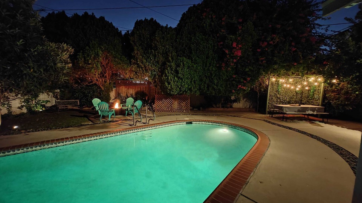 Winnetka House | *Peaceful & Beautiful! Pool, Firepit, BBQ, Central