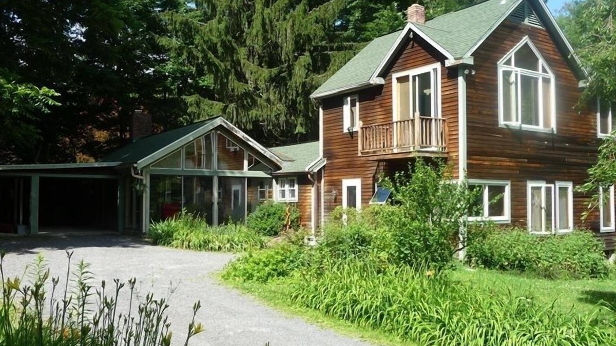 Canaan House | Peaceful Berkshire Getaway Comfortable, Quiet, Lake Access, A/C, 4 bdrms, 2 bath