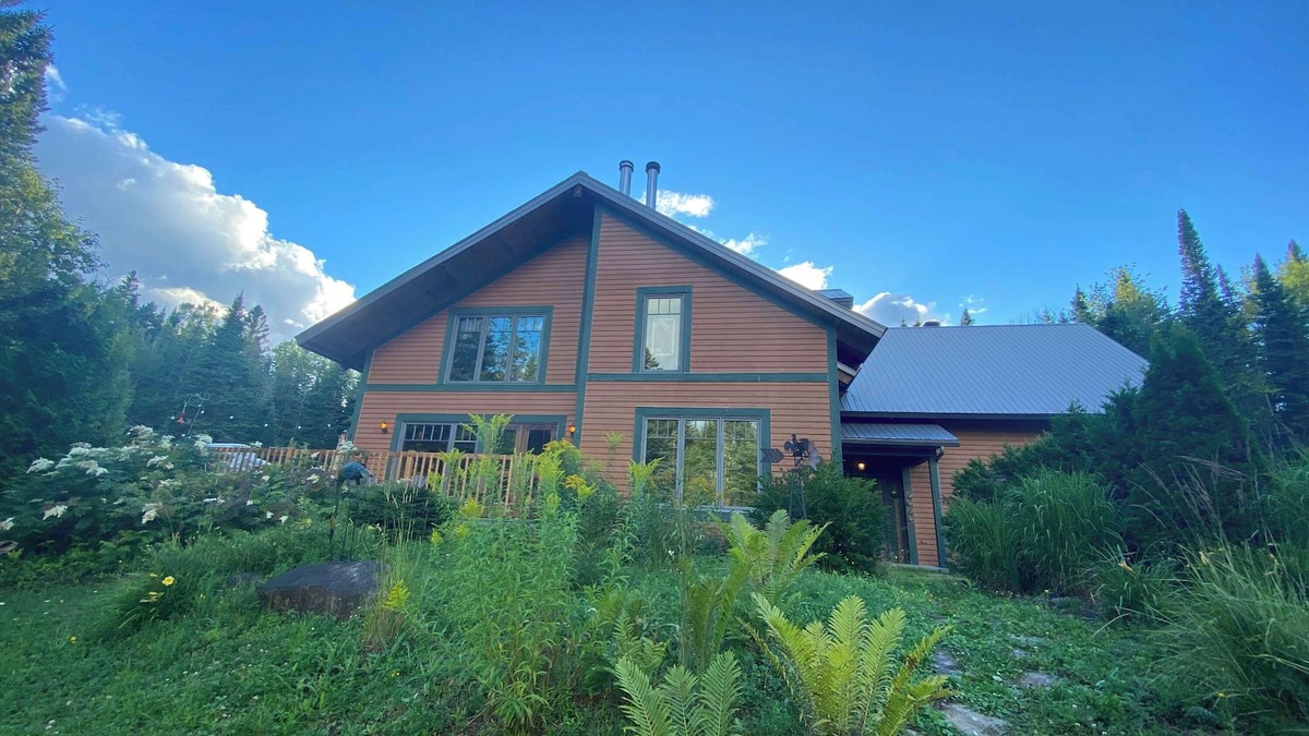 Chateau-Richer Ski Chalet | Peaceful by the River - Havre de Paix