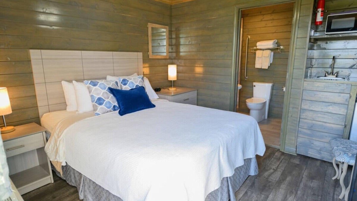 Lake Village Cottage | Peaceful cabin in orchard! Great Internet!