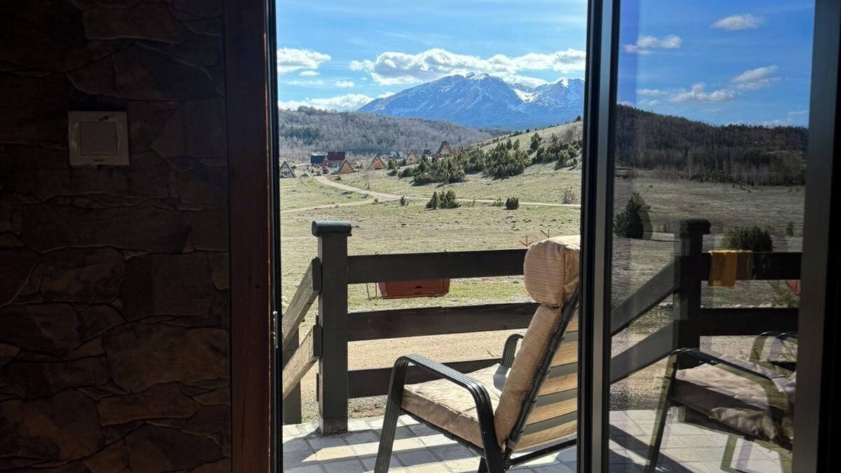 Zabljak Cottage | Peaceful Cabin with Mountain View - Ideal for Families!