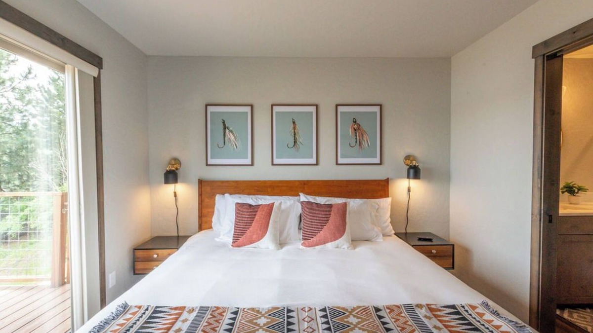 Worley House | Peaceful Cd'A Lakeview house with kayaks, paddleboard, golf cart sleeps 6