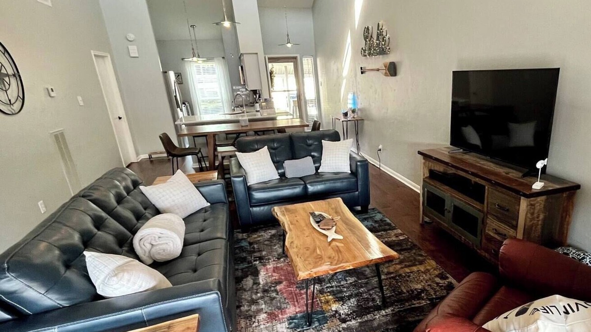 April Sound Condo | Peaceful condo by the lakenn