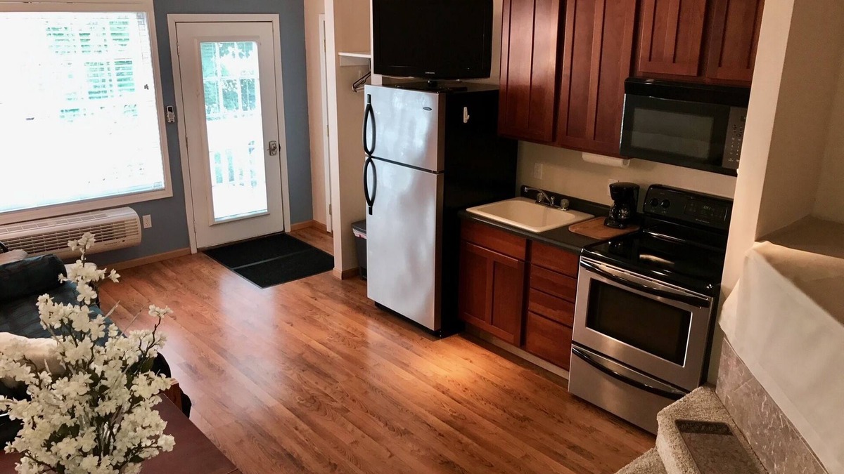 Wabasha Condo | Peaceful Condo in Wabasha with Beautiful River Bluff Location (Lower Unit)