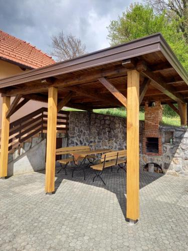 Metlika House | Peaceful, cosy cottage near Kolpa river