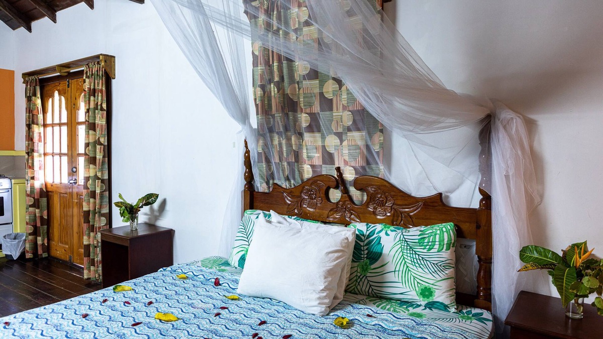 Ciceron Cottage | Peaceful cottage in Marigot bay 2 mins walk to beach