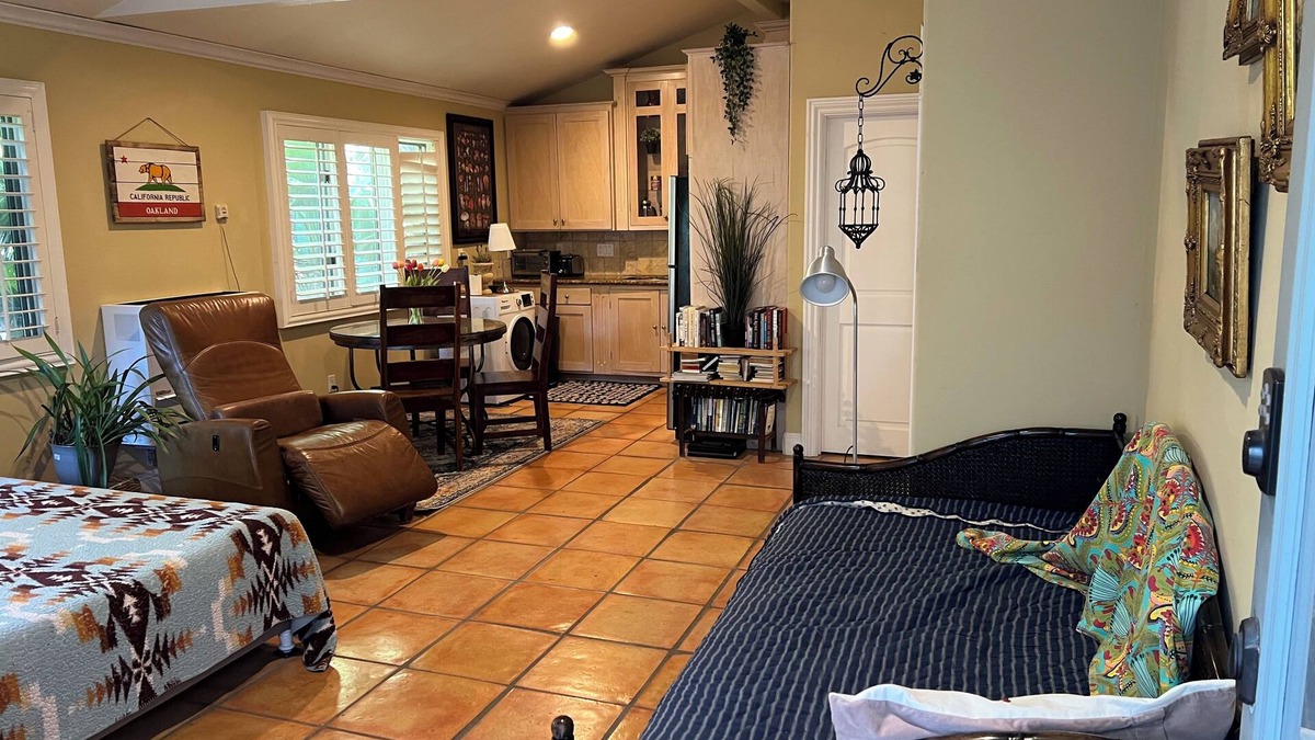 Caballo Hills Cottage | Peaceful cottage in Oakland hills with WiFi access