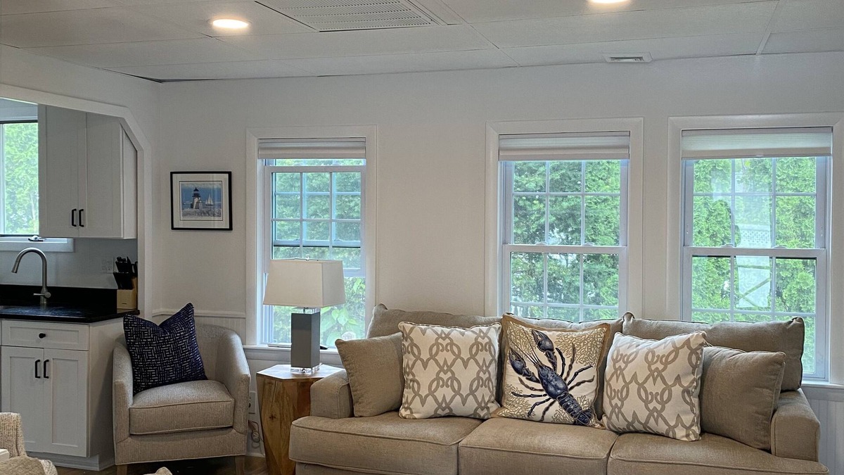 Osterville House | Peaceful Cottage in the Heart of Osterville Village Walk to Shops & Restaurants