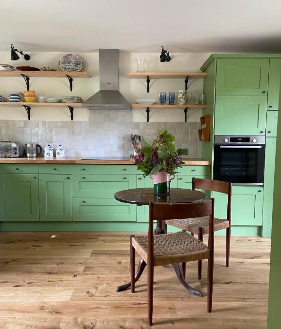 Cowbeech House | Peaceful cottage with private garden
