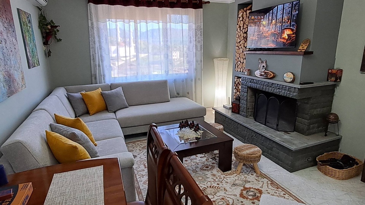 Mullet Apartment | Peaceful country apartment close to the city and the mountains.