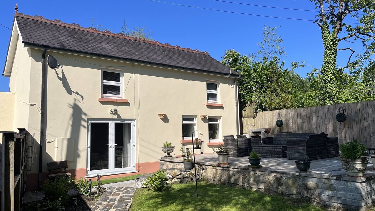 Alltwalis Cottage | Peaceful Country Cottage near Carmarthen