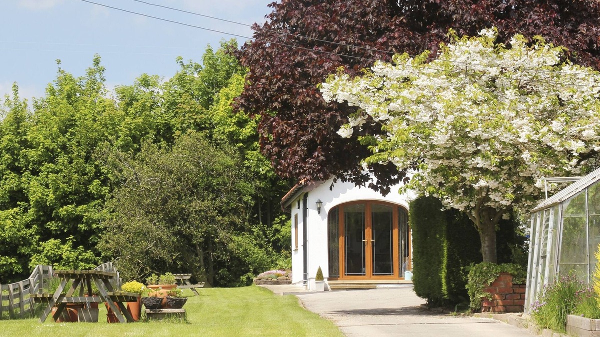 Stittenham Apartment | Peaceful country getaway near York & Castle Howard, Pet Friendly, Free Wifi